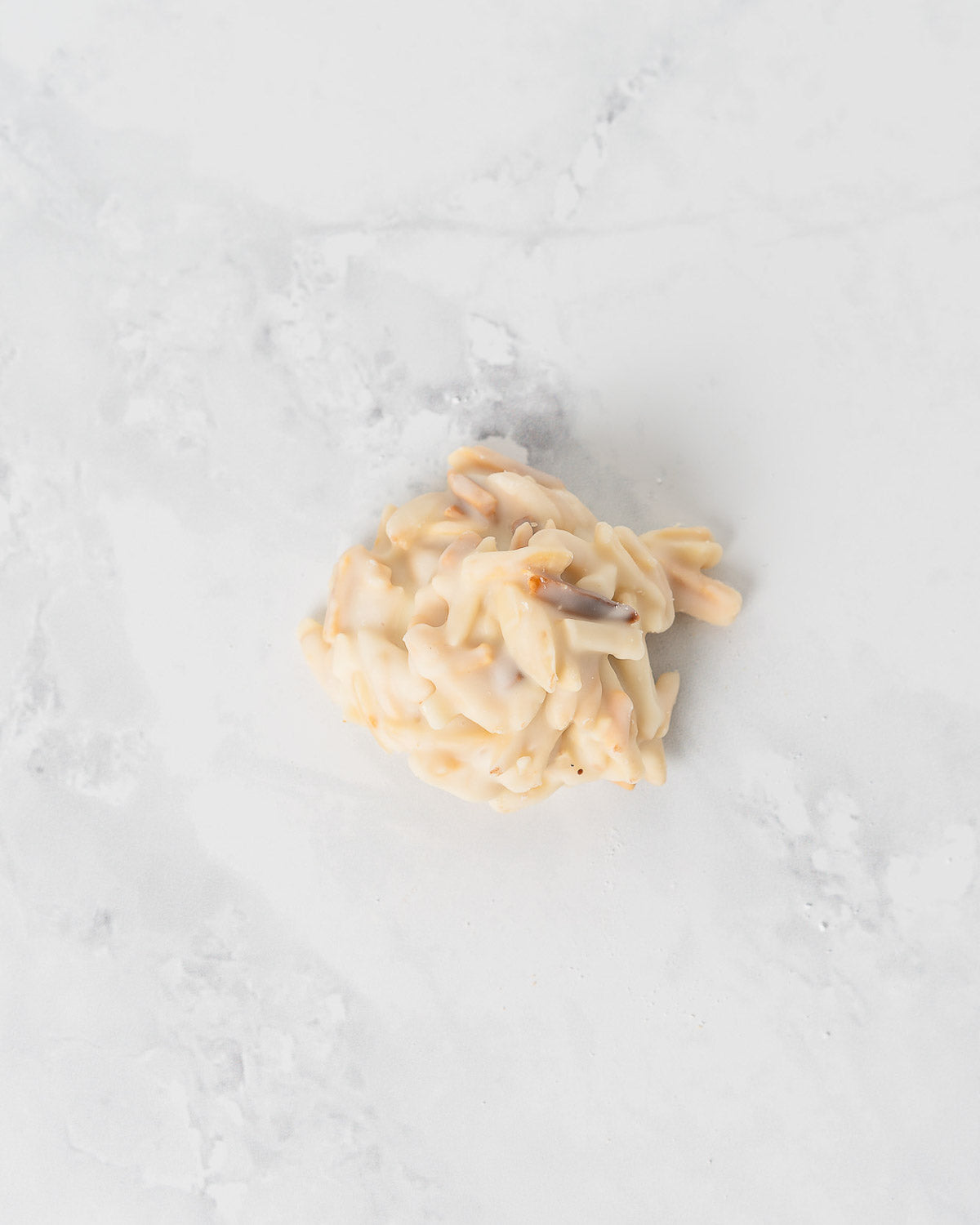 Nuvola White chocolate and Almonds